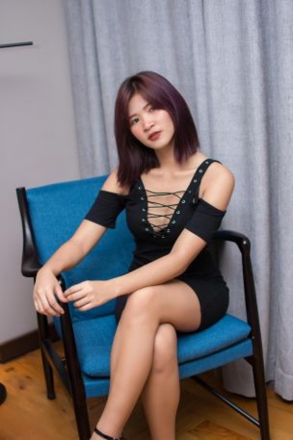 escorts East Singapore: COME TO MY APARTMENT I WILL BE YOUR BUNNY, NAUGHTY WITH NICE LEGS I AM FUN
