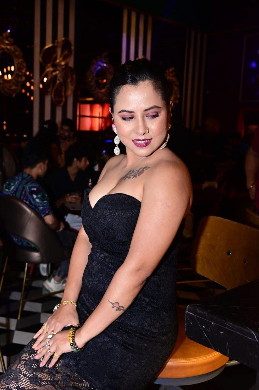 escorts East Singapore: SG INDIAN TAMIL CALL GIRLS ESCORT