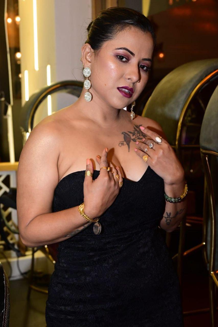 escorts East Singapore: SG INDIAN TAMIL CALL GIRLS ESCORT